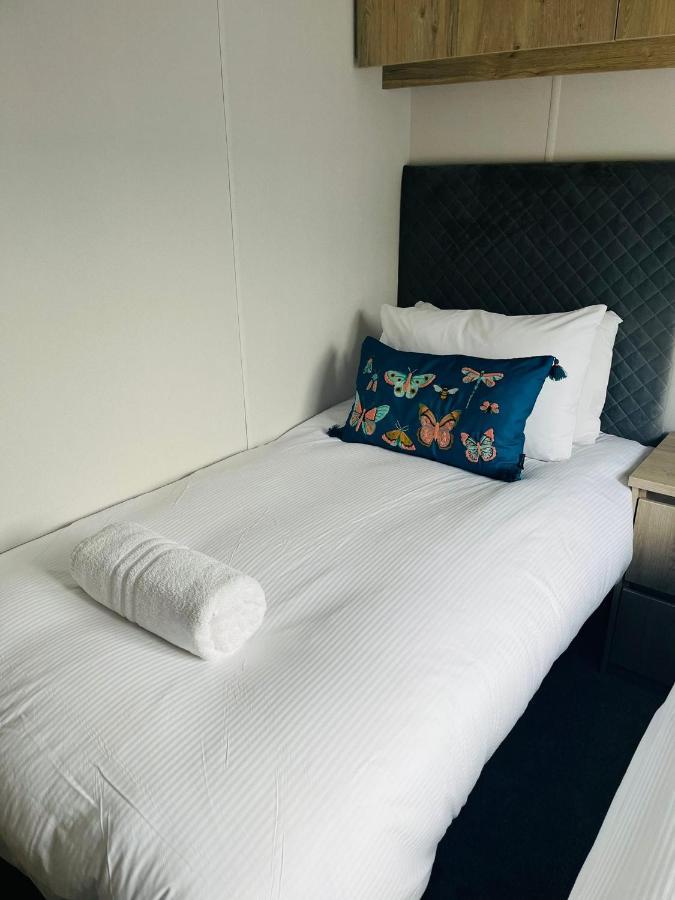 Honey Bee Lodge With Hot Tub يورك المظهر الخارجي الصورة