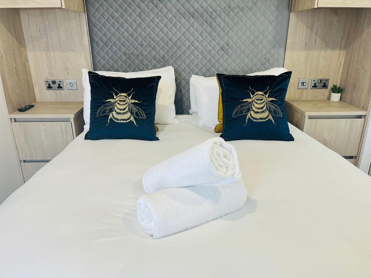Honey Bee Lodge With Hot Tub يورك المظهر الخارجي الصورة