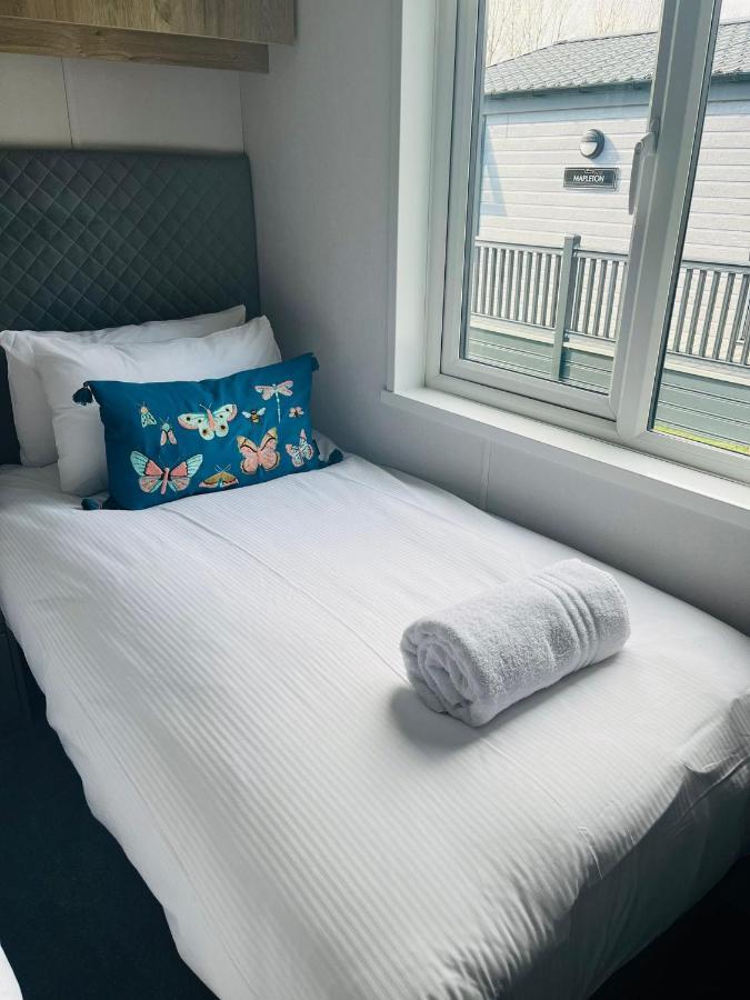 Honey Bee Lodge With Hot Tub يورك المظهر الخارجي الصورة